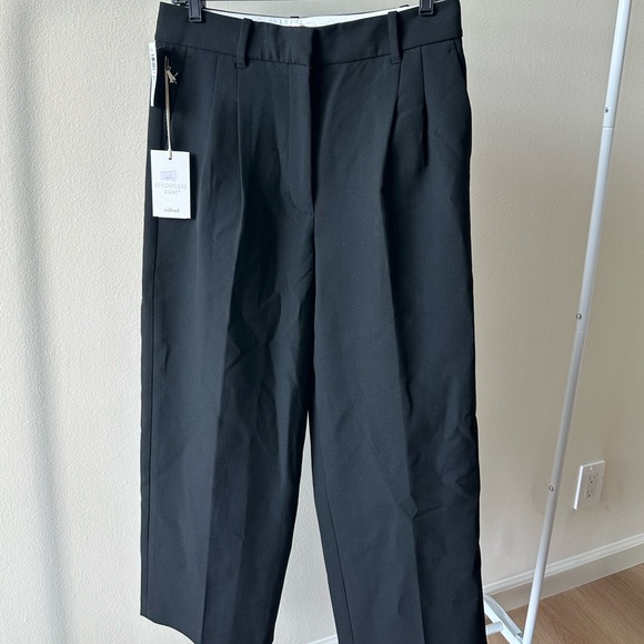 Aritzia Cropped Effortless Pant - Picture 1 of 5